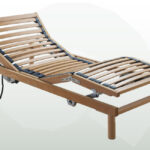 Rete a doghe in legno FLEXA MOTORIZZATA con gambe in faggio massello