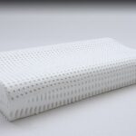 Guanciale in lattice anatomico con federa tecnica a scelta